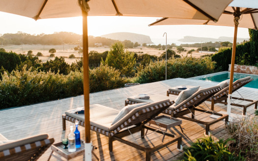 6 bedroom Luxury villa rental with sea views, sunset