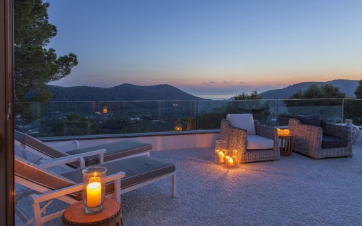 Amazing estate to rent. Travel to Ibiza