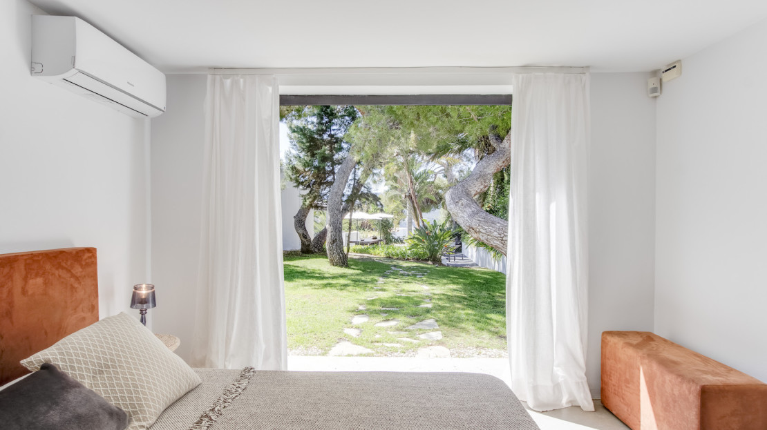 Villa Can Sarmiento, only 5mins walk to the beach, Ibiza, Balearic island, Spain