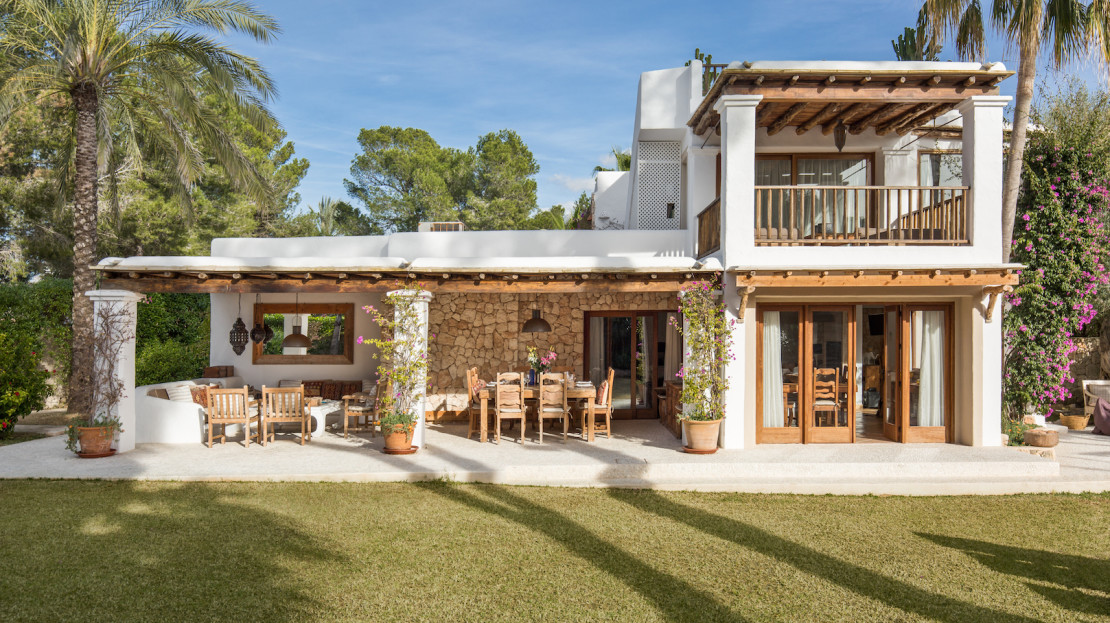 Family-friendly villa in the heart of Porroig in Ibiza, available for summer