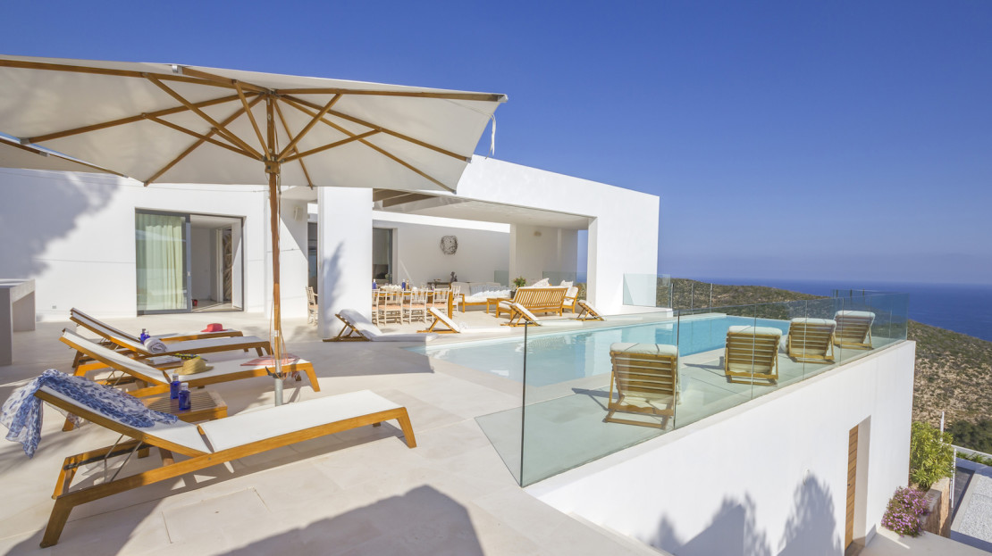 Private property, 24hrs security, 10mins away from Ibiza to rent this summer
