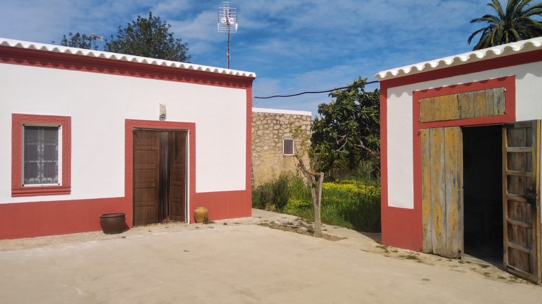 Farmhouse close to San Lorenzo and San Juan, to be renovate, for sale