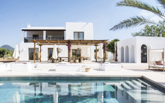 Large private villa to rent close to Ibiza town and the best beaches of the island
