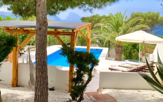 Lovely 5 bedroom house with private pool, and sea view and to Es Vedra, Ibiza