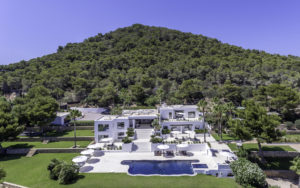 Exclusive Estate in Cap Martinet, with private Chef. 5mins away from Destino Pacha and Nobu hotels