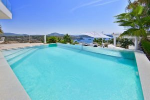 3 bedroom luxury villa in the private community of Vista Alegre