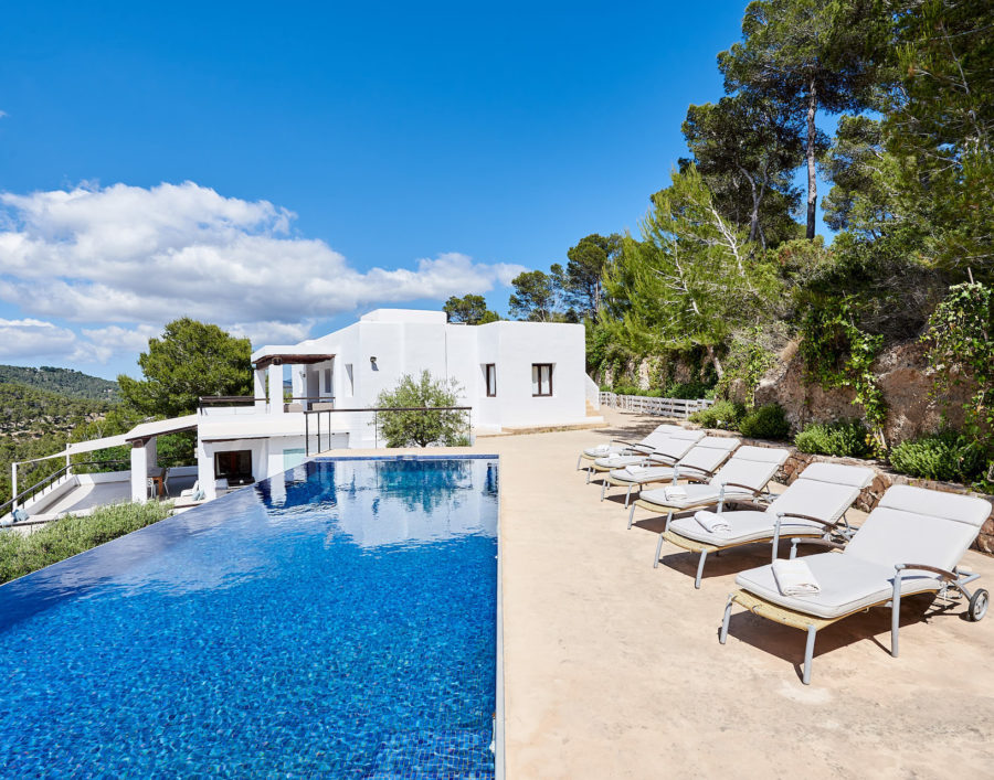 Villa West, Es Cubells